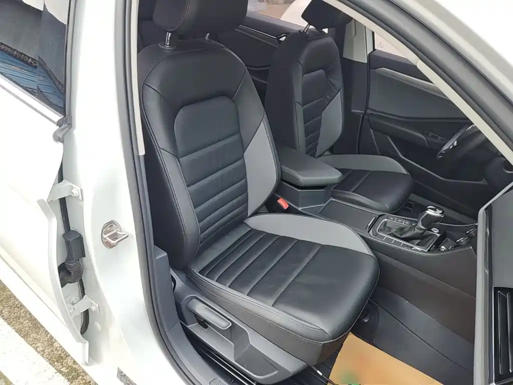 Volkswagen Sagitar — миниатюра 25