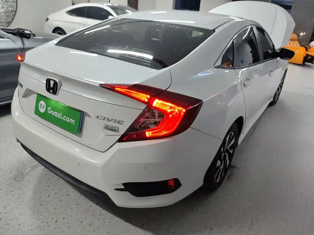 Honda Civic — миниатюра 7