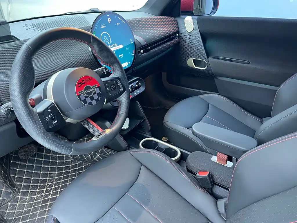 MINI MINI JCW EV — миниатюра 8