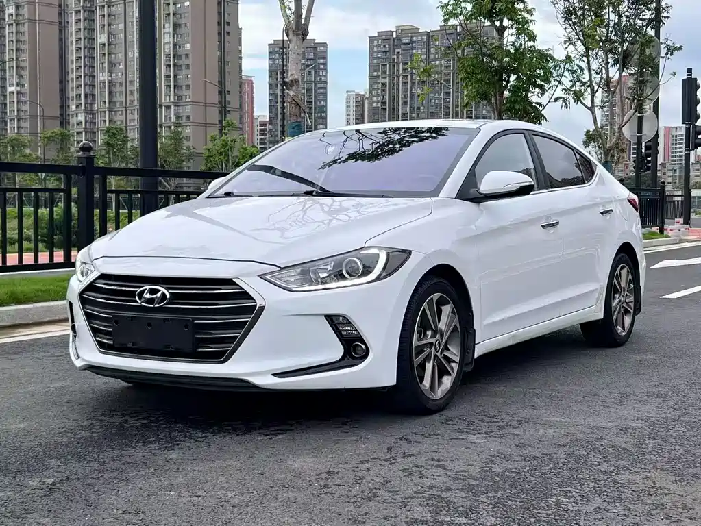 Купить Hyundai Elantra