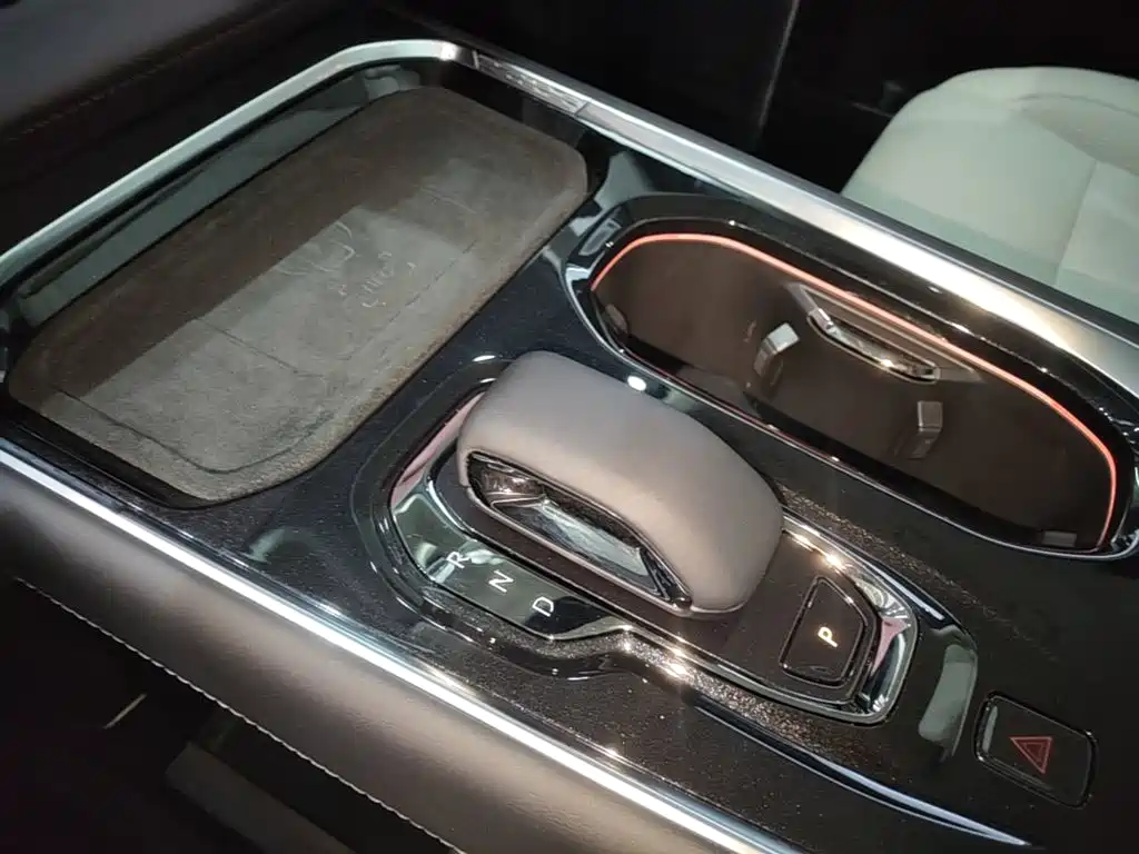 Zeekr 009 — миниатюра 14