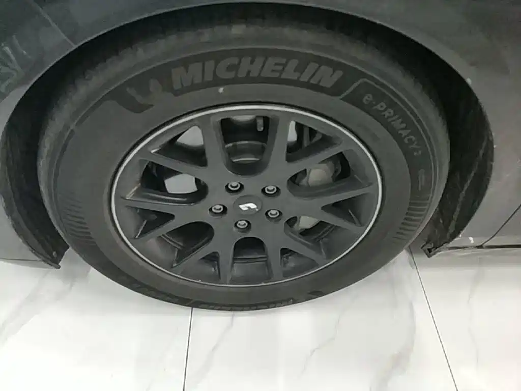 Li Auto Li MEGA — миниатюра 23