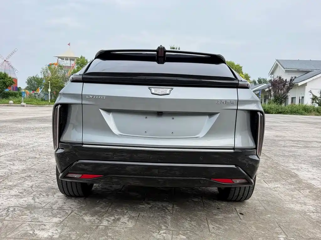 Cadillac Lyriq — миниатюра 2