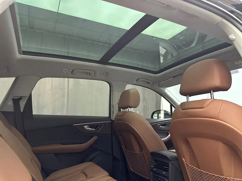 Audi Q7 — миниатюра 36