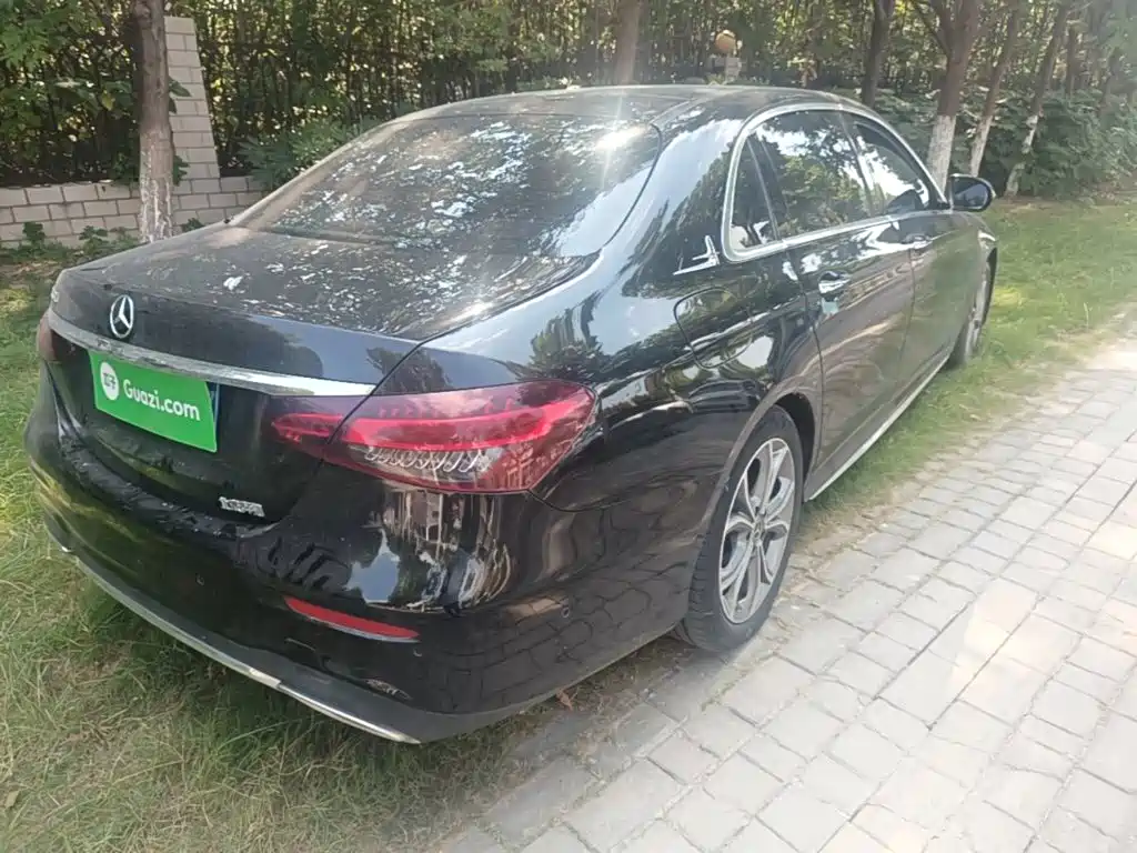 Mercedes-Benz E-Class — миниатюра 7