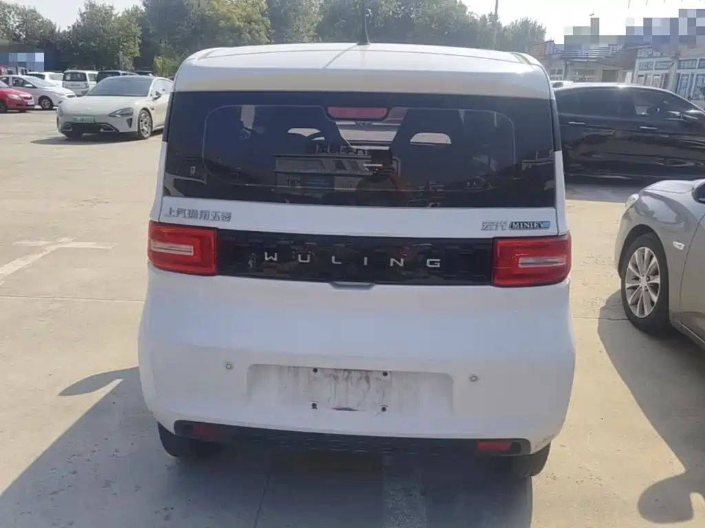 Wuling MINIEV — миниатюра 6