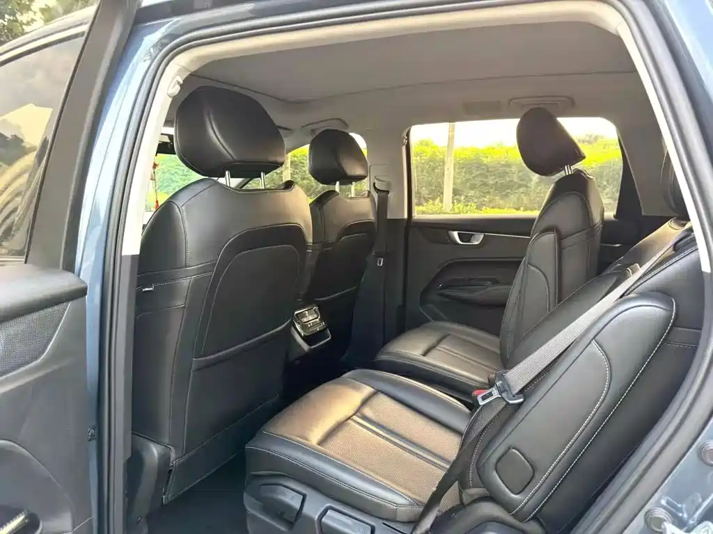 Wuling Victory — миниатюра 5