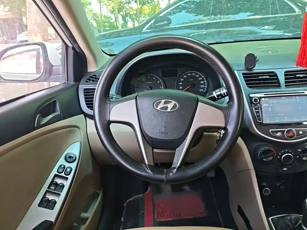 Hyundai Verna — миниатюра 11