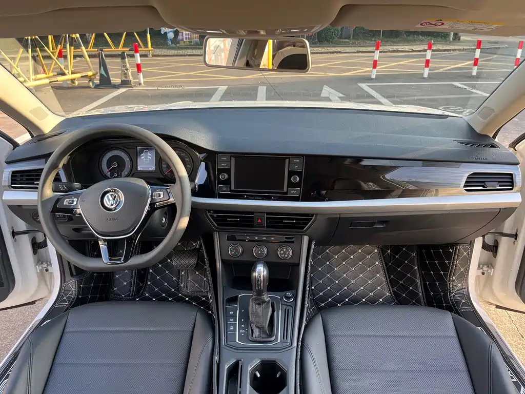 Volkswagen Lavida — миниатюра 8
