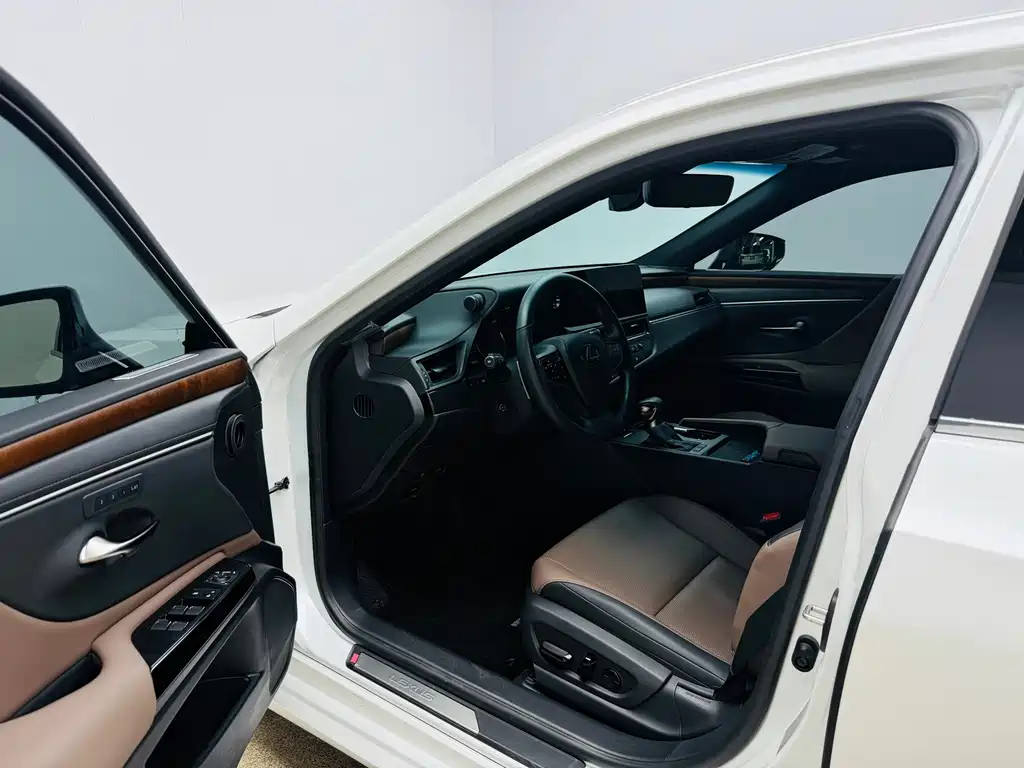 Lexus ES — миниатюра 7