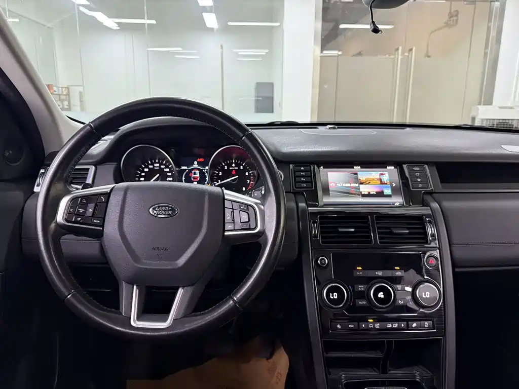 Land Rover Discovery Sport — миниатюра 17