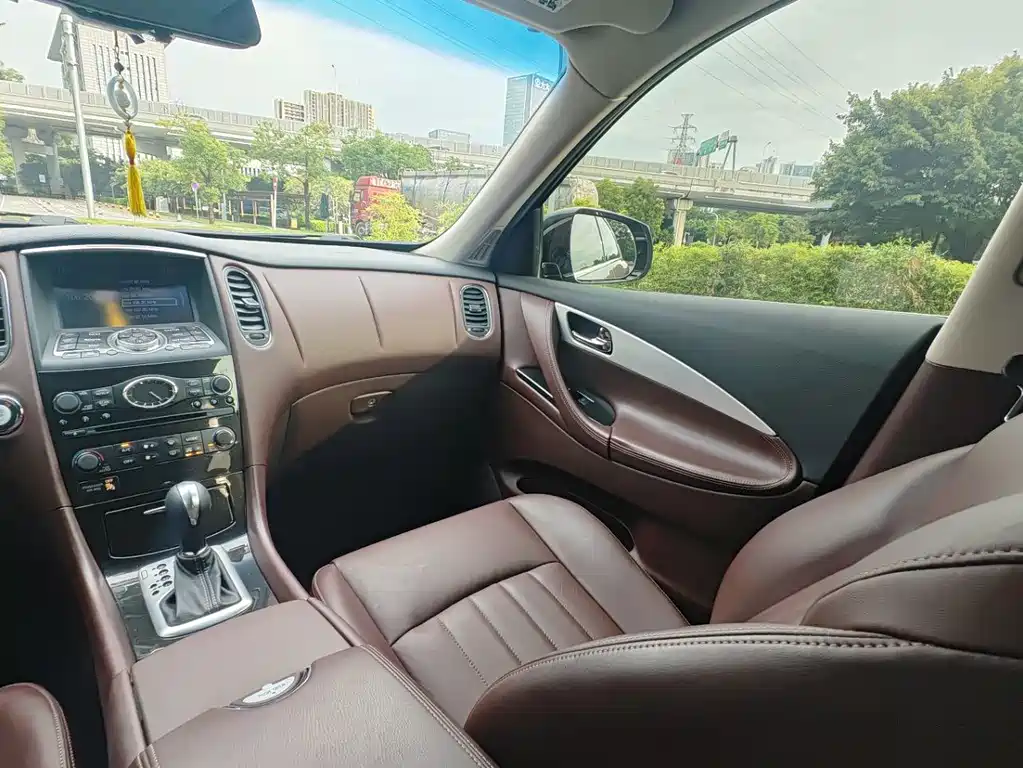 Infiniti QX50 — миниатюра 9