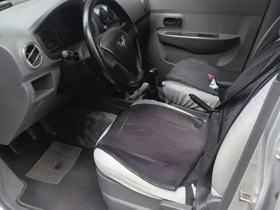 Wuling Hongguang — миниатюра 9
