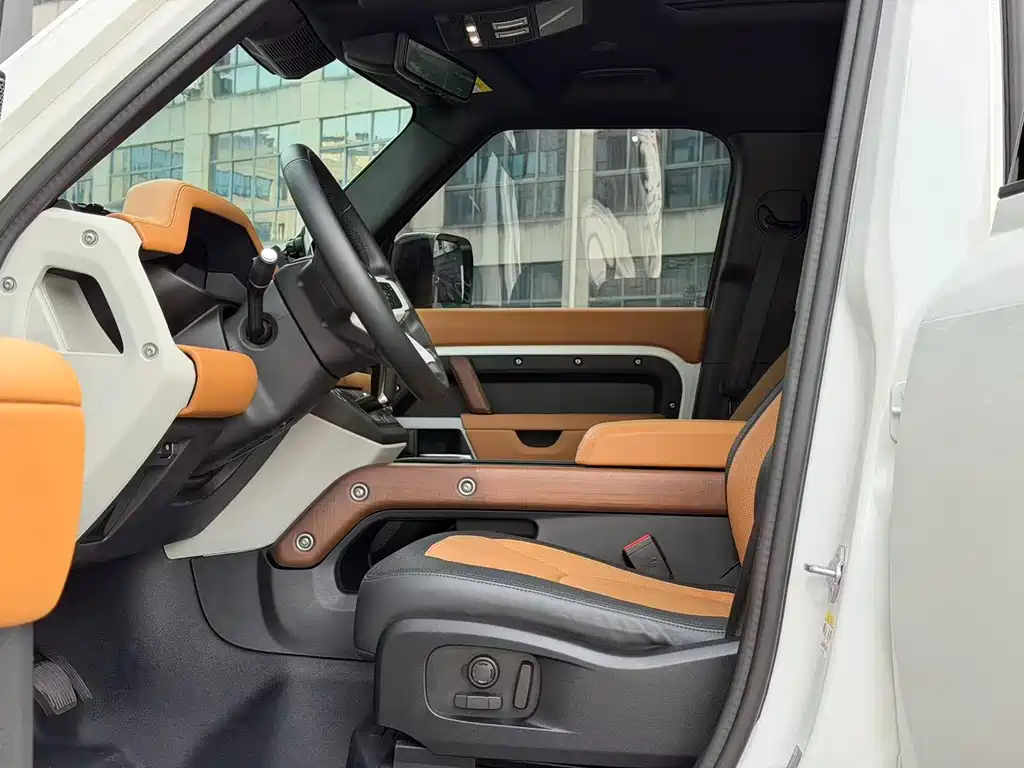 Land Rover Defender — миниатюра 8
