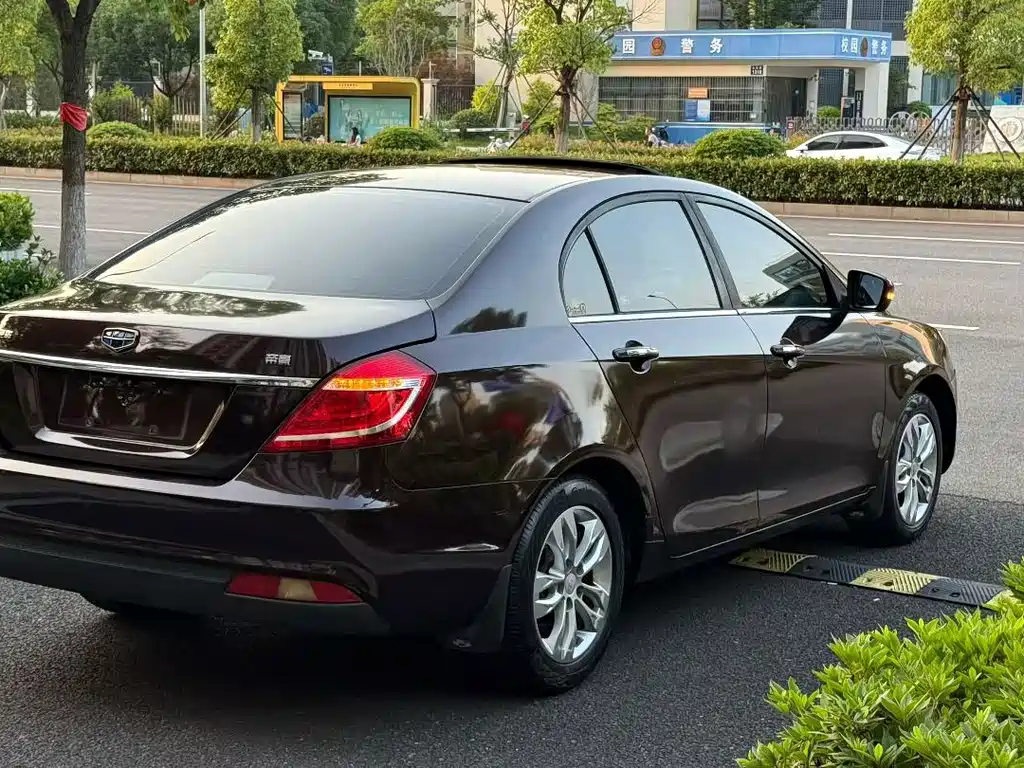Geely Emgrand — миниатюра 4