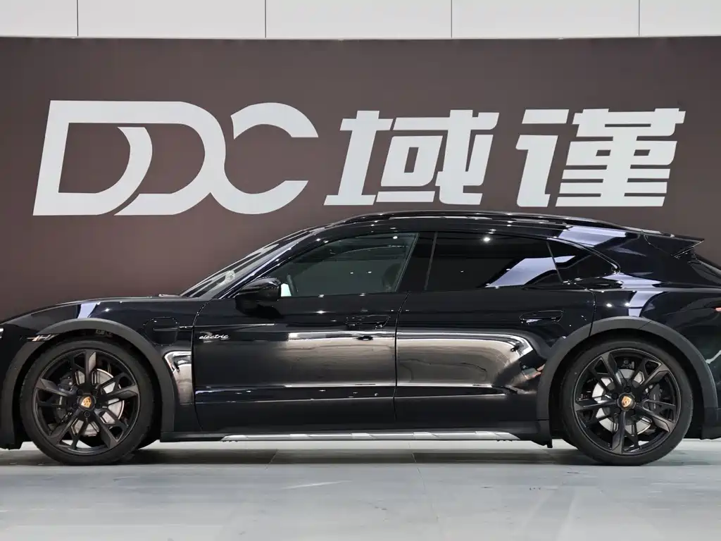 Porsche Taycan — миниатюра 2