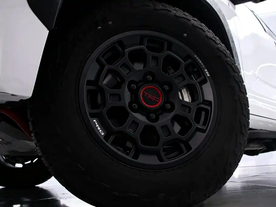 Toyota Sequoia — миниатюра 20