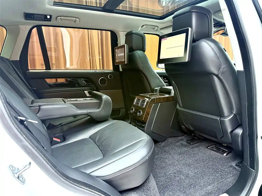 Land Rover Range Rover — миниатюра 8