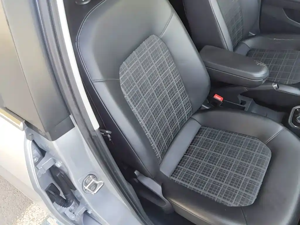 Volkswagen Jetta — миниатюра 25