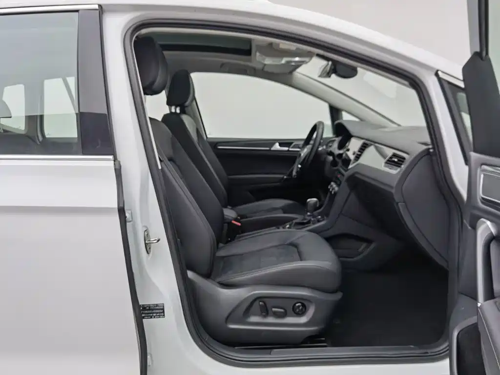 Volkswagen Golf Sportsvan — миниатюра 23