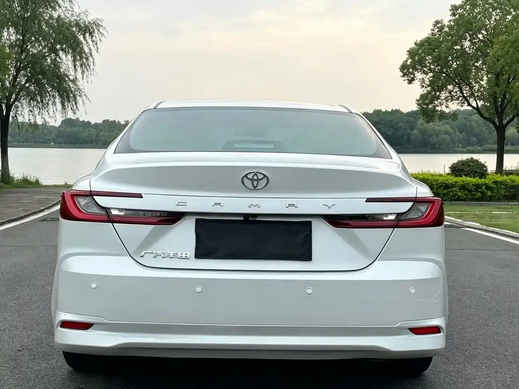 Заказать Toyota Camry 2026 года за 3 567 964 ₽  из Китая