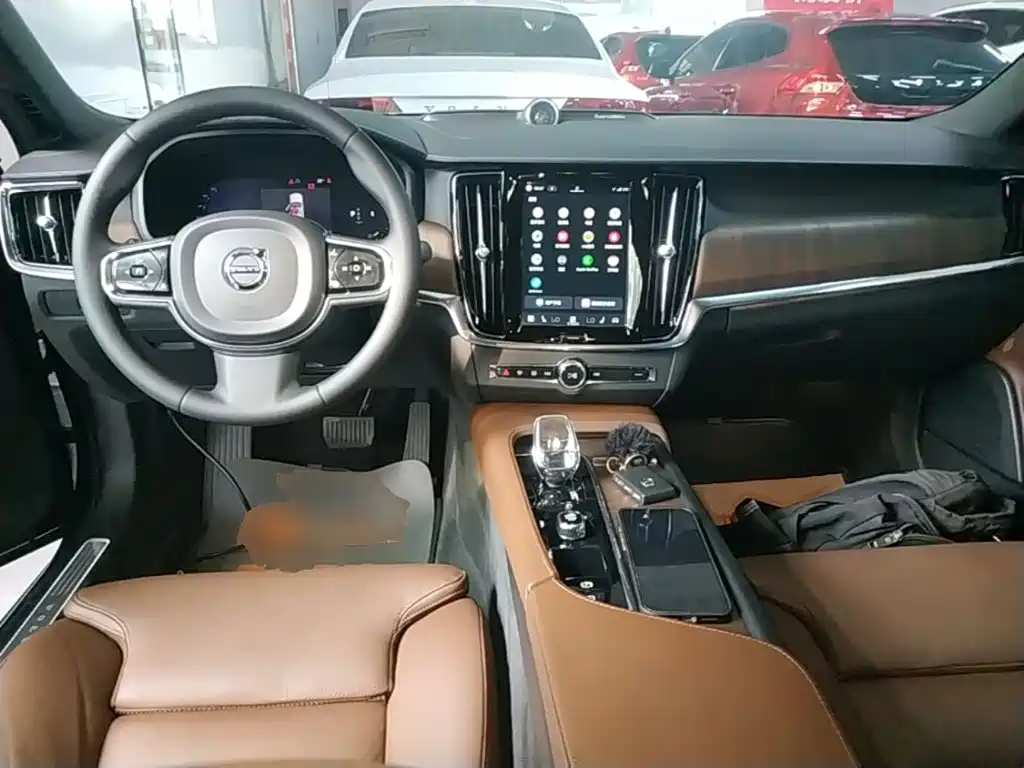 Volvo S90 — миниатюра 10
