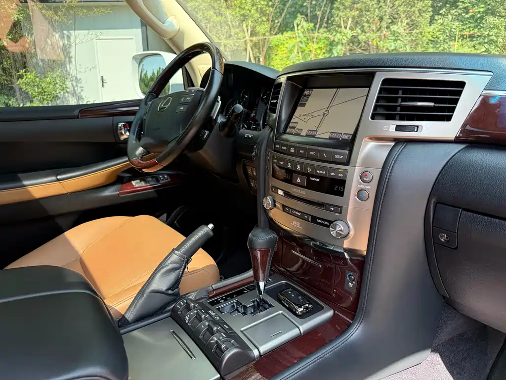 Lexus LX — миниатюра 19