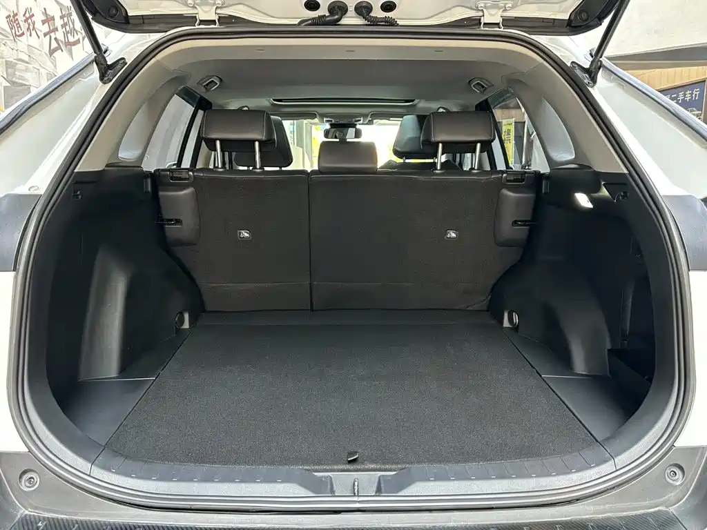 Toyota RAV4 — миниатюра 8