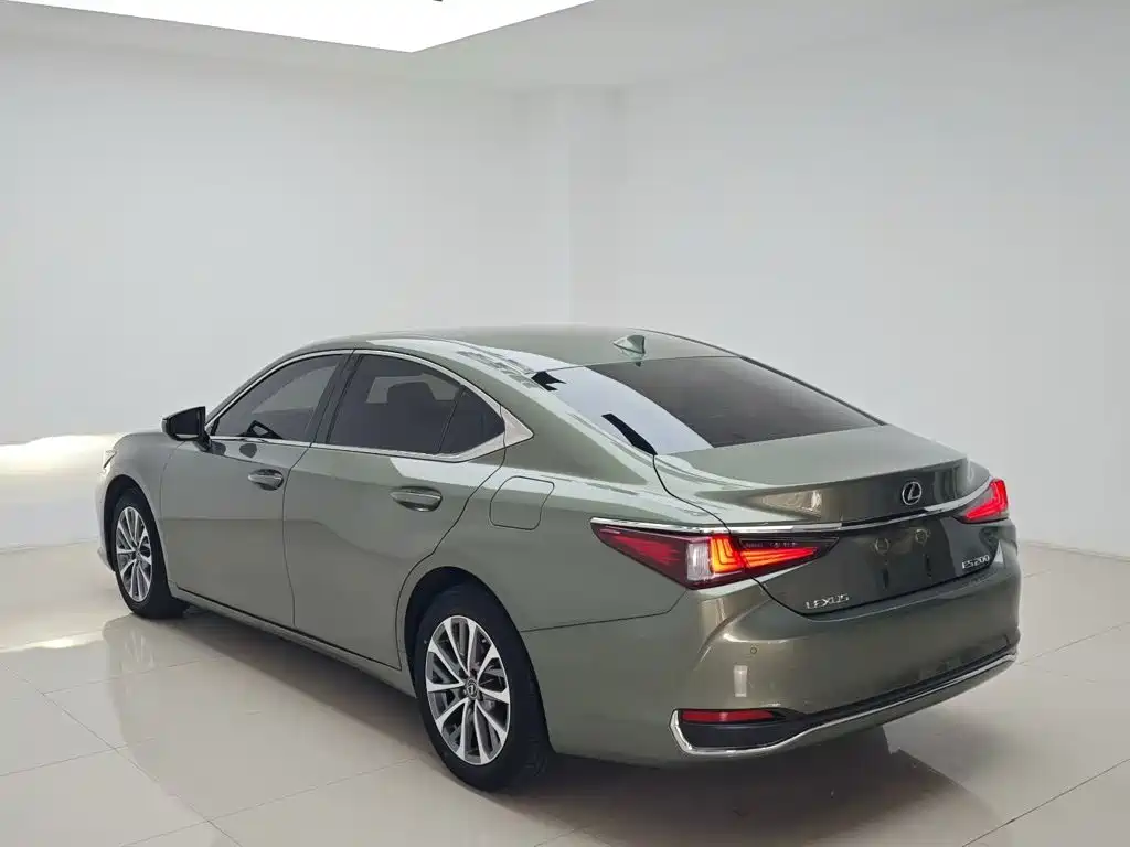 Lexus ES — миниатюра 5