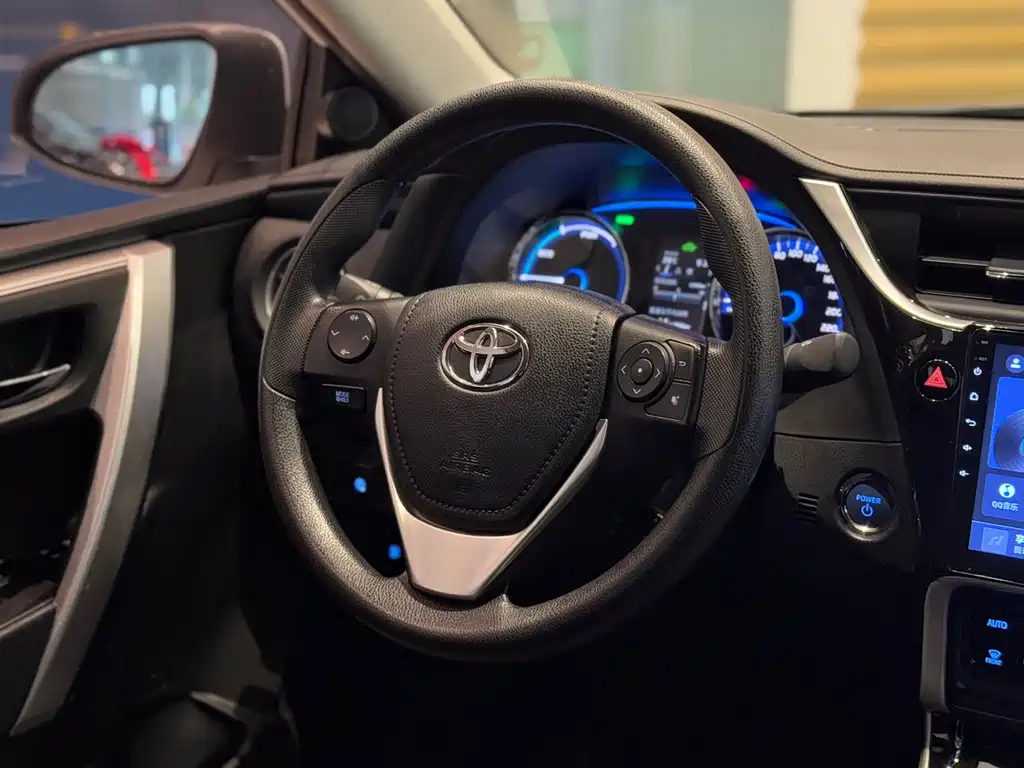 Toyota Corolla Hybrid — миниатюра 14