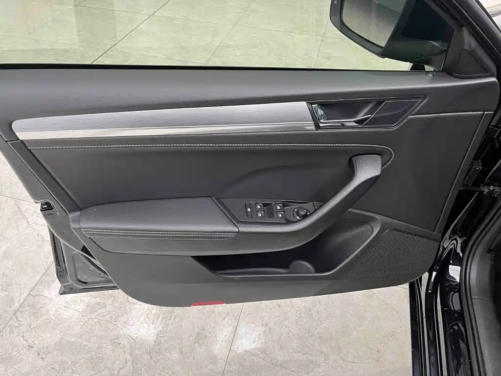 Skoda Superb — миниатюра 15