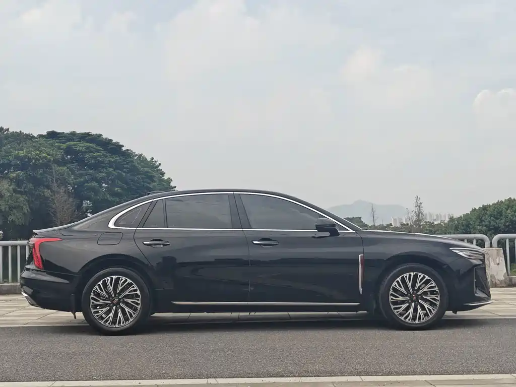 Hongqi Hongqi H5 — миниатюра 4