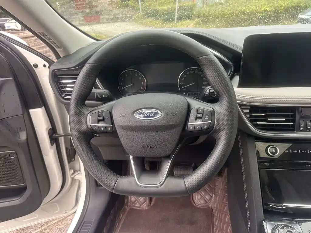 Ford Escape — миниатюра 18