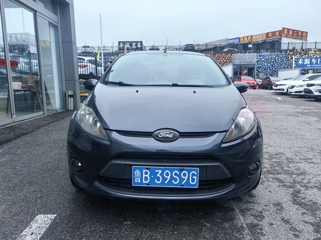 Ford Fiesta 2011 1.5L AT Fashion