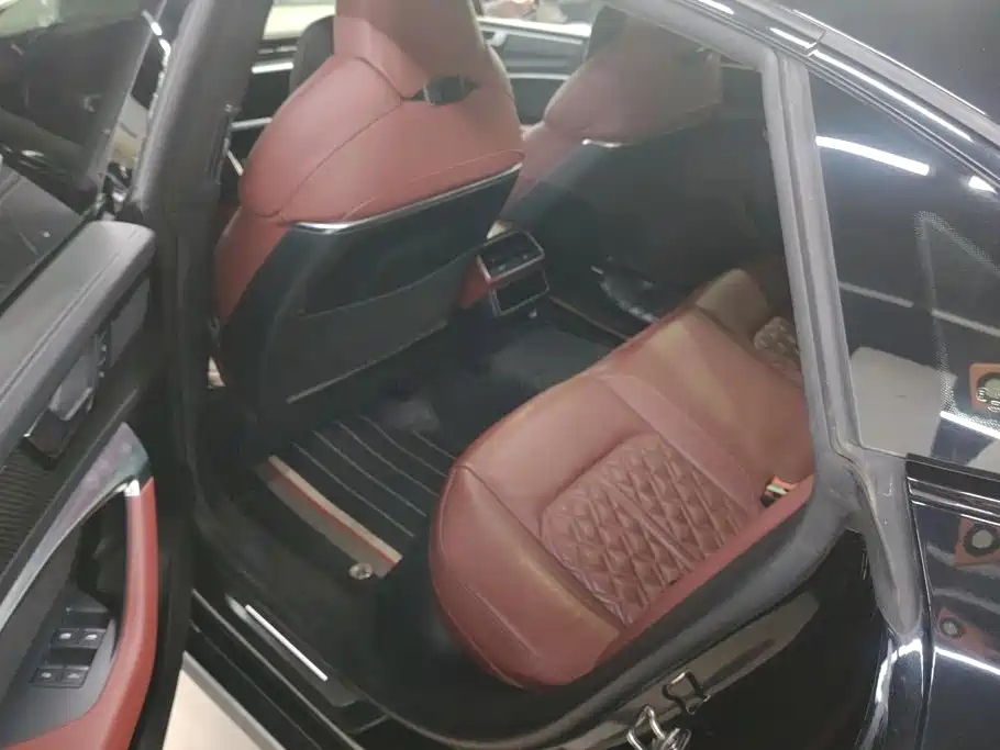 Audi A7L — миниатюра 11
