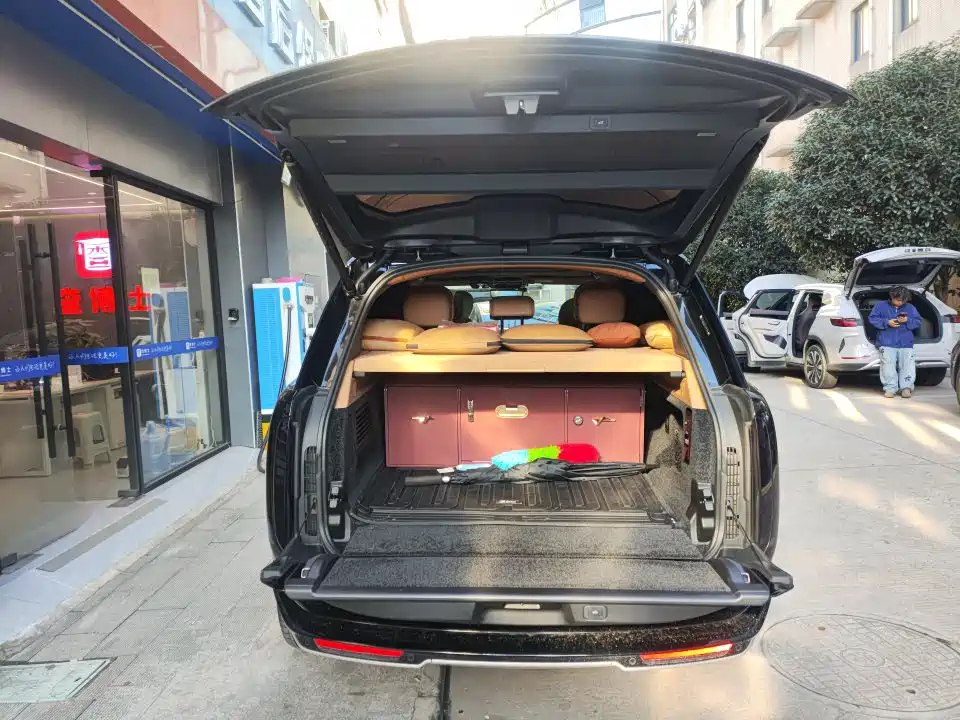 Land Rover Range Rover — миниатюра 8