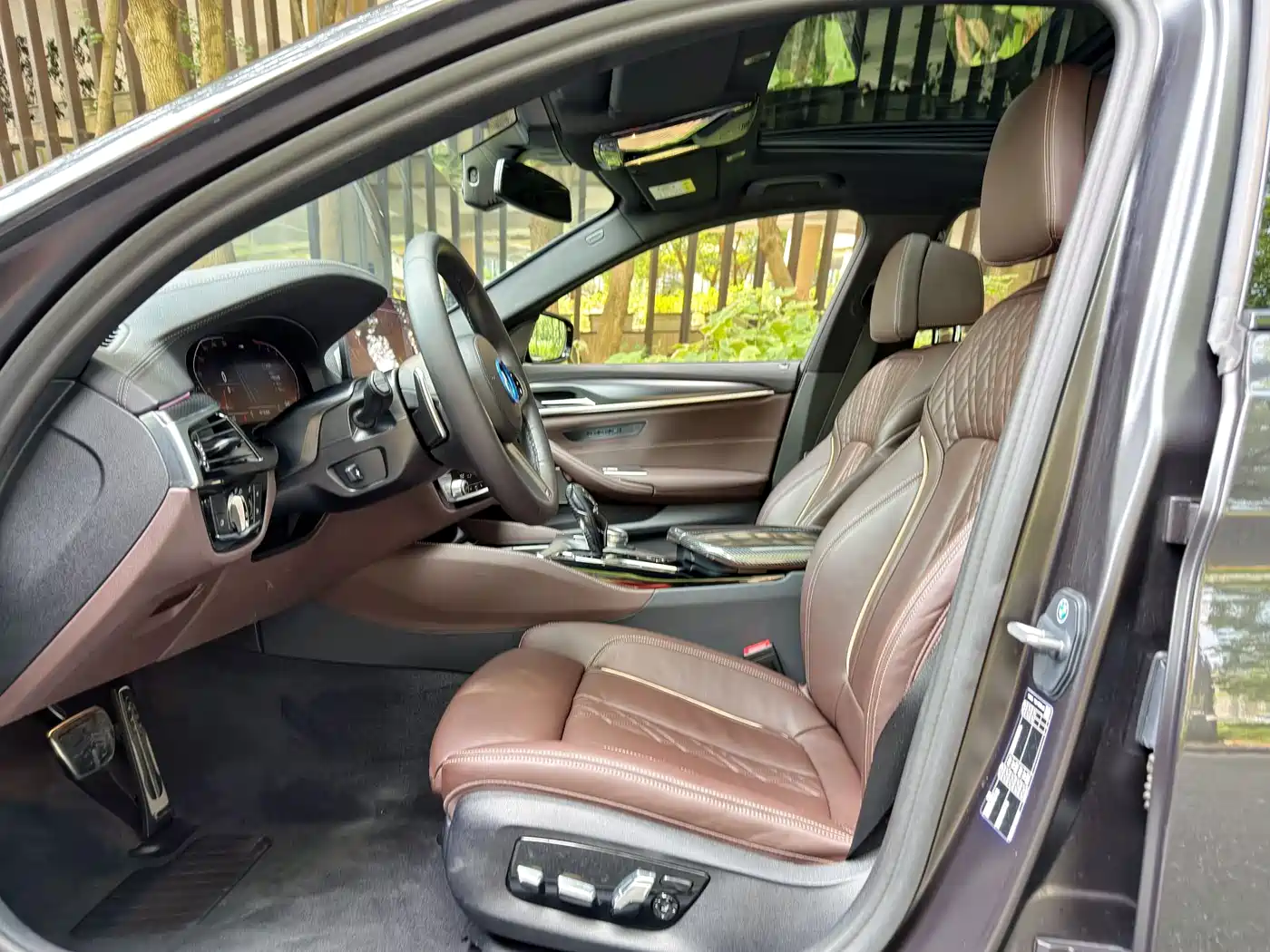 BMW 5 series 2023 Черный из Китая, фото 5