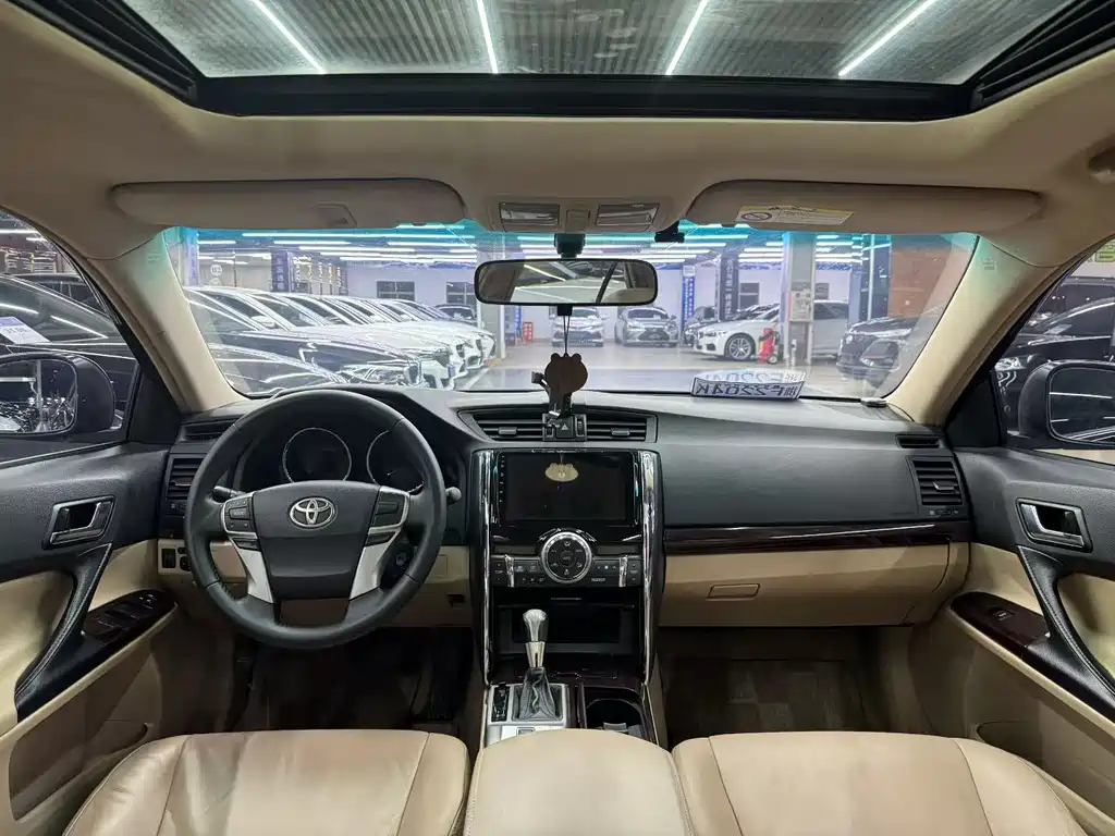Toyota Reiz 2010 2.5V