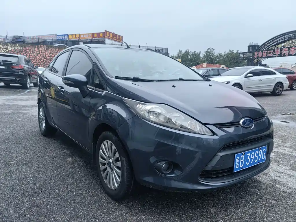 Ford Fiesta 2011 1.5L AT Fashion