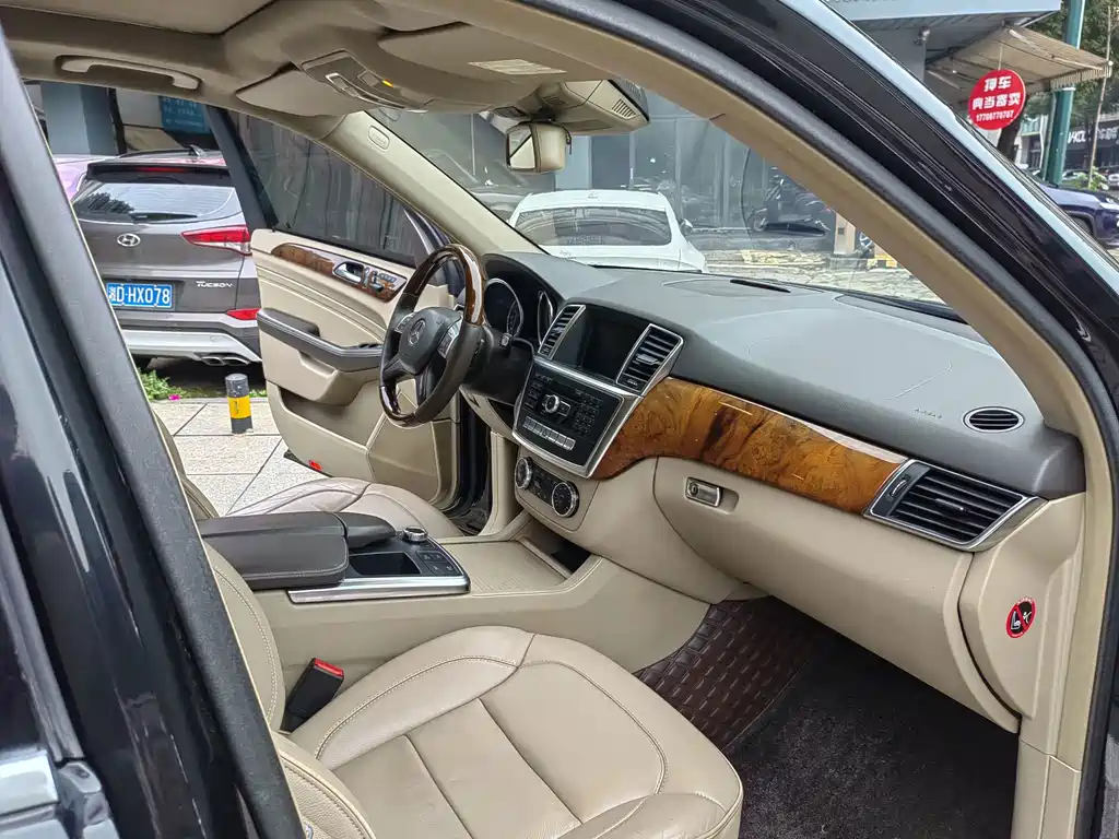 Mercedes-Benz M-Class — миниатюра 9