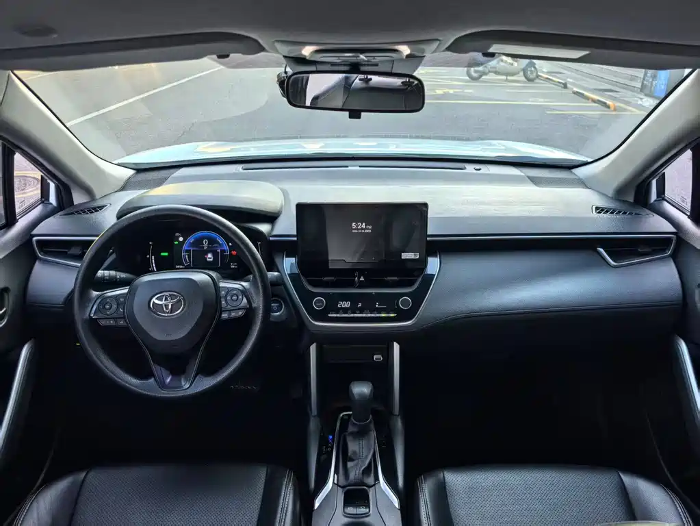 Toyota Corolla Cross — миниатюра 9