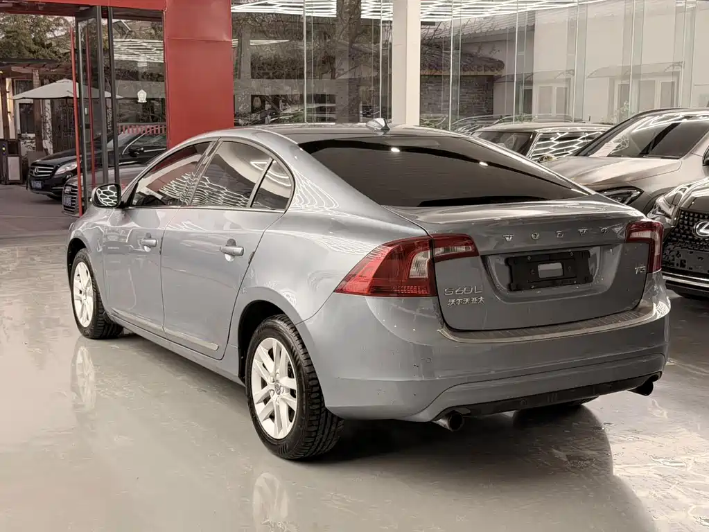 Volvo S60 — миниатюра 4