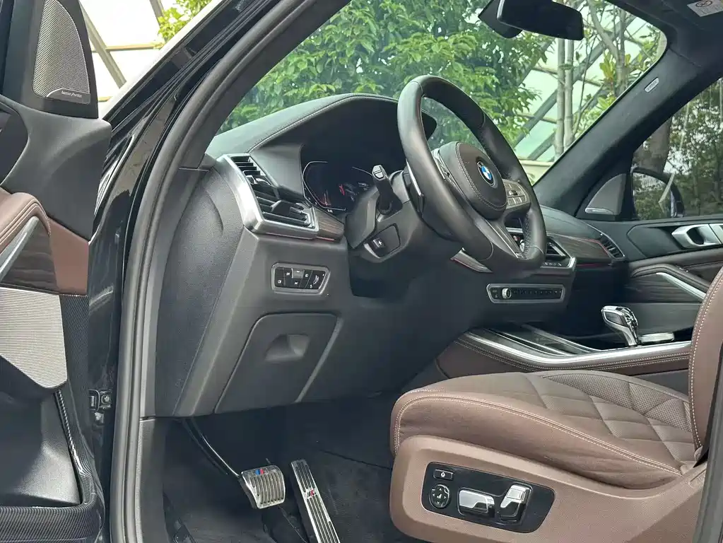 BMW X5 2022 xDrive 40Li M Sport