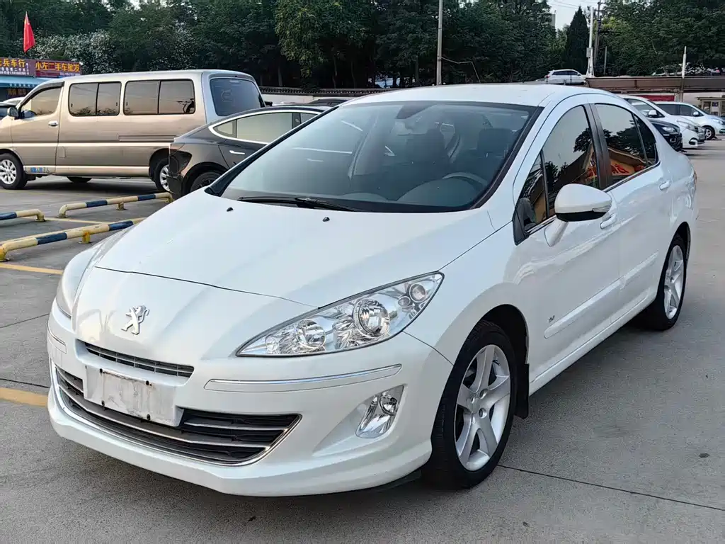 Peugeot 408