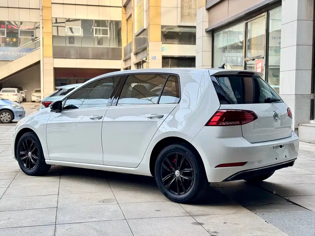 Volkswagen Golf 2019 1.6L AT Comfort V