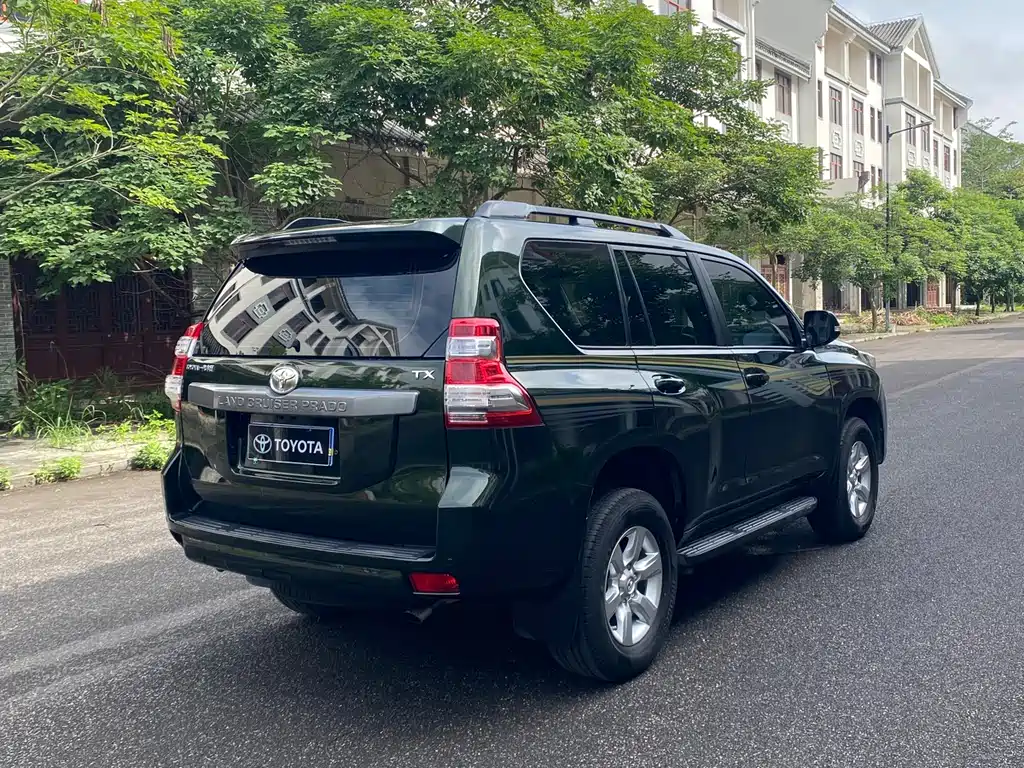 Toyota Land Cruiser Prado 2016 2.7L AT Standard