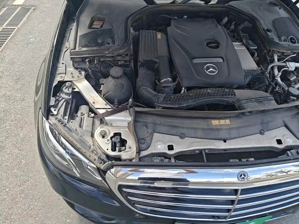 Mercedes-Benz E-Class — миниатюра 19