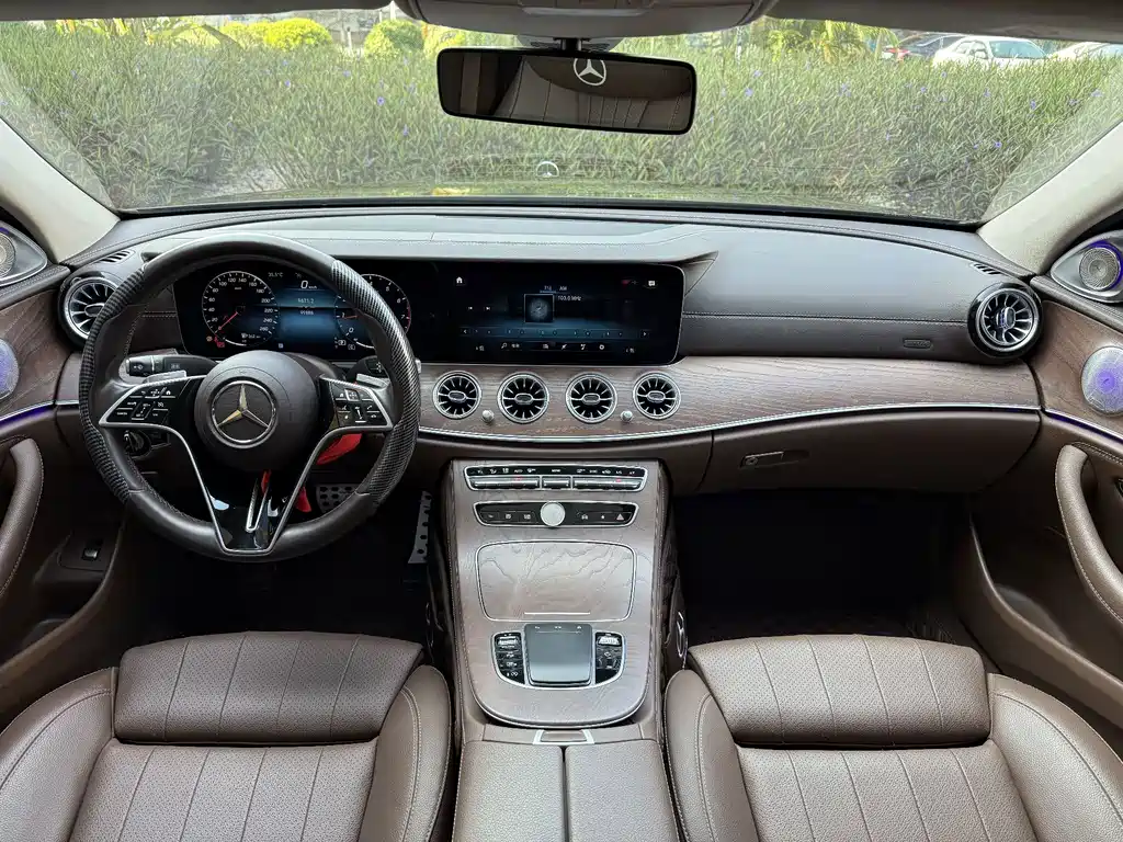 Mercedes-Benz E-Class — миниатюра 6