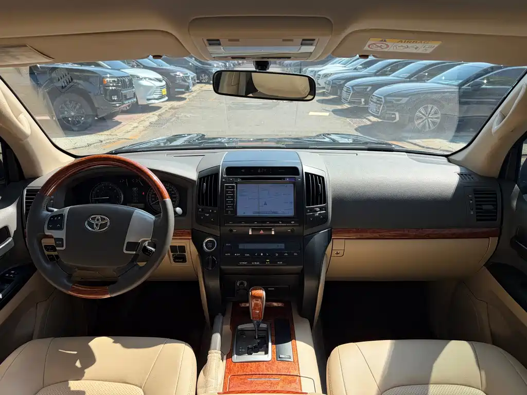 Toyota Land Cruiser — миниатюра 7
