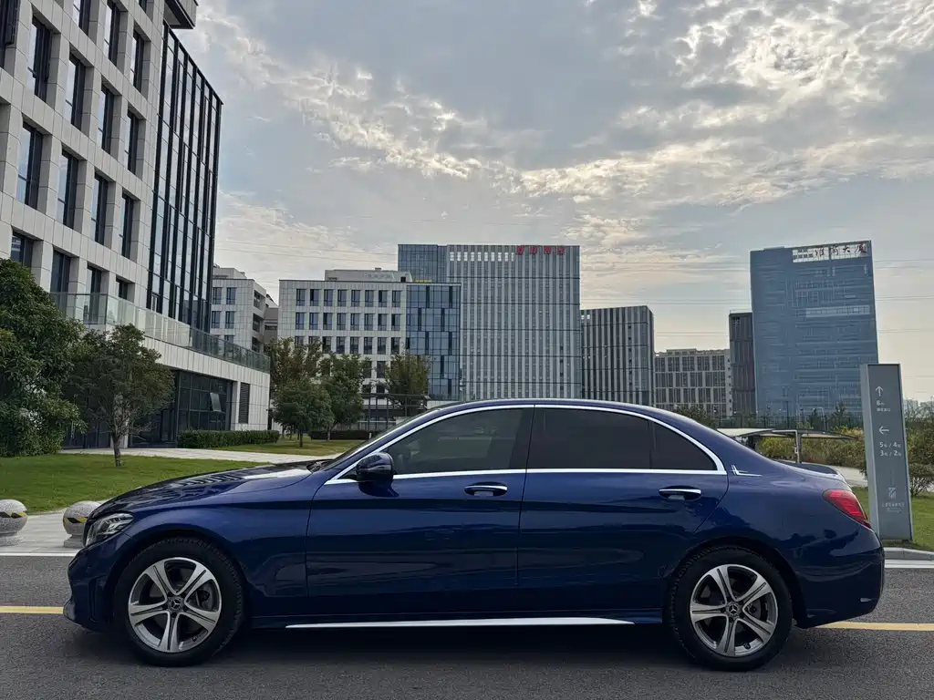 Mercedes-Benz C-Class — миниатюра 30